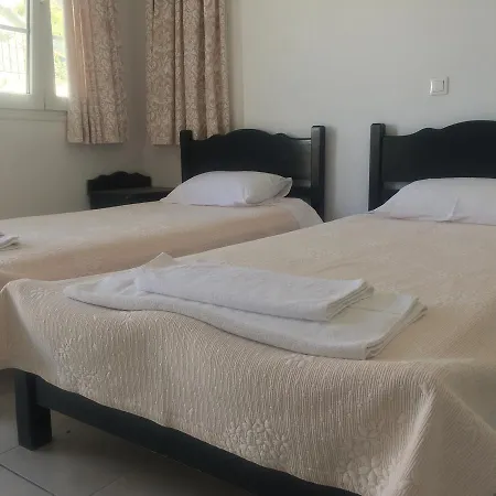 Aiolos Hotell Ménites