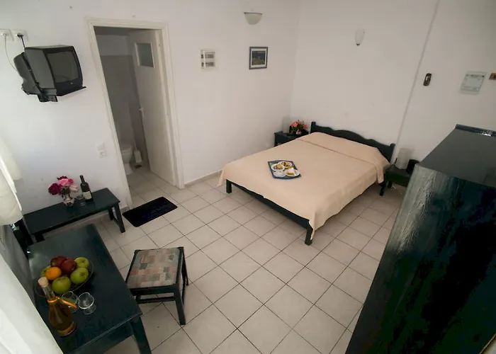 Aiolos Hotell Ménites