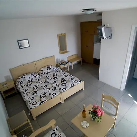 Otel Aiolos Ménites