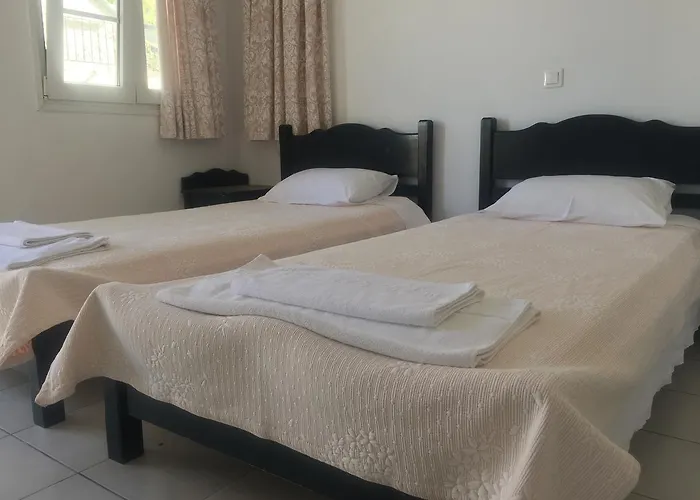 Aiolos Hotel Menites